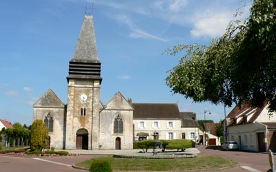 Estrées-Saint-Denis : patrimoine, église, orgue, vitrail saint Denis